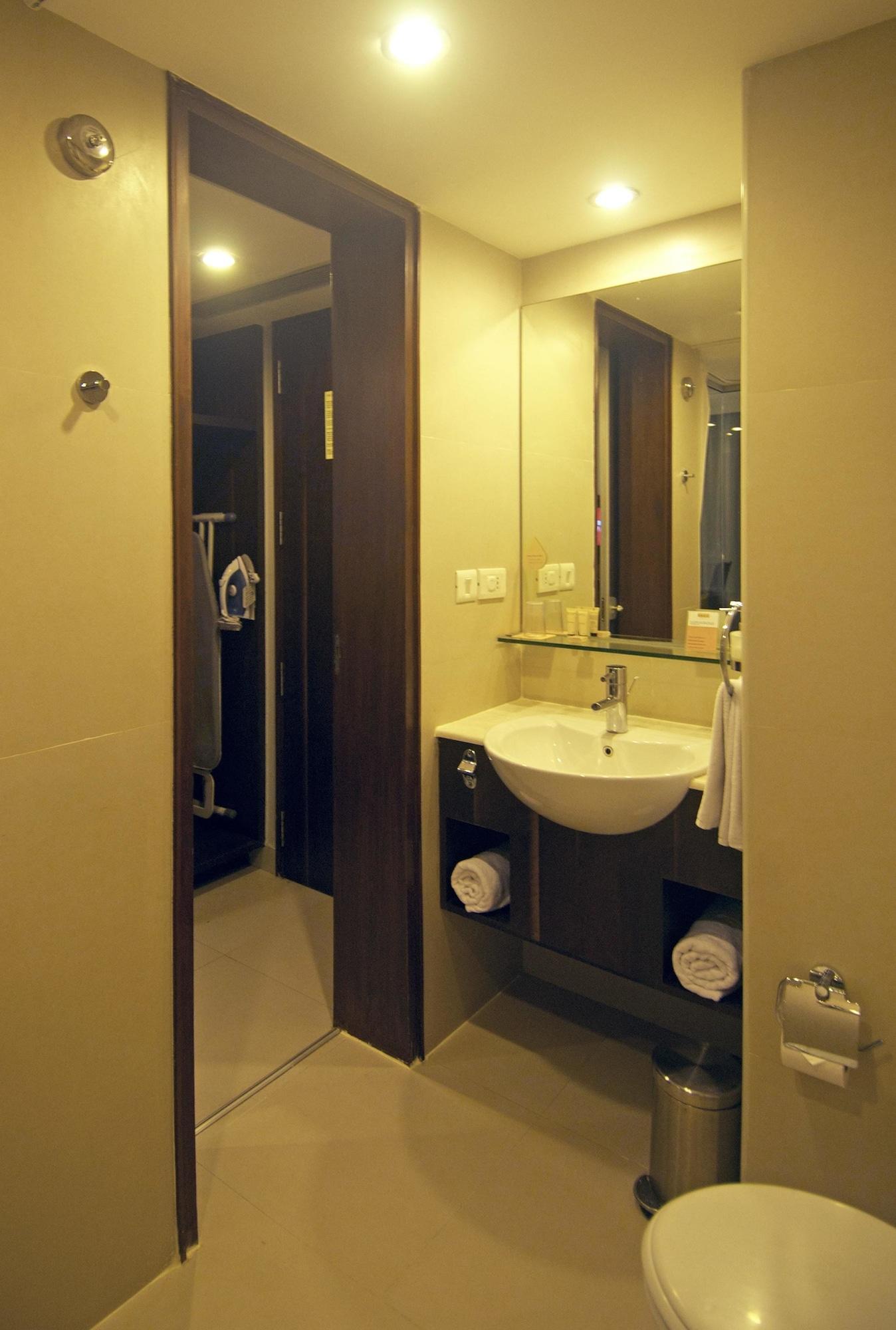 Keys Prima By Lemon Tree Hotels, Pimpri, Pune Bagian luar foto