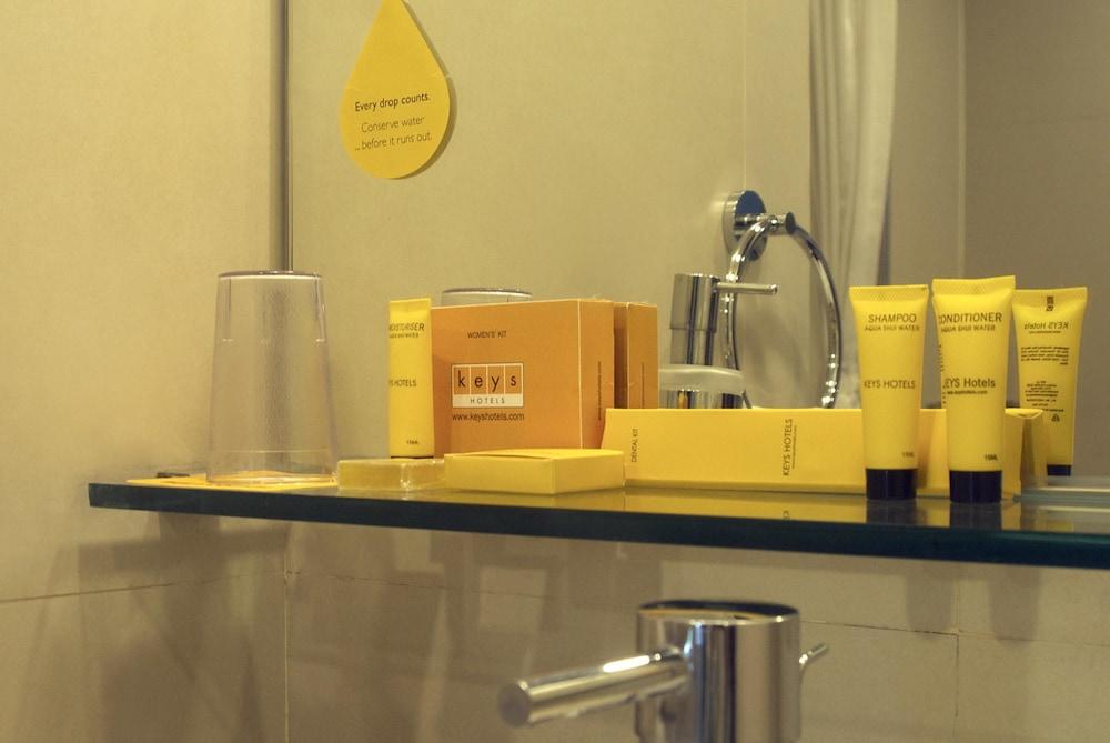 Keys Prima By Lemon Tree Hotels, Pimpri, Pune Bagian luar foto