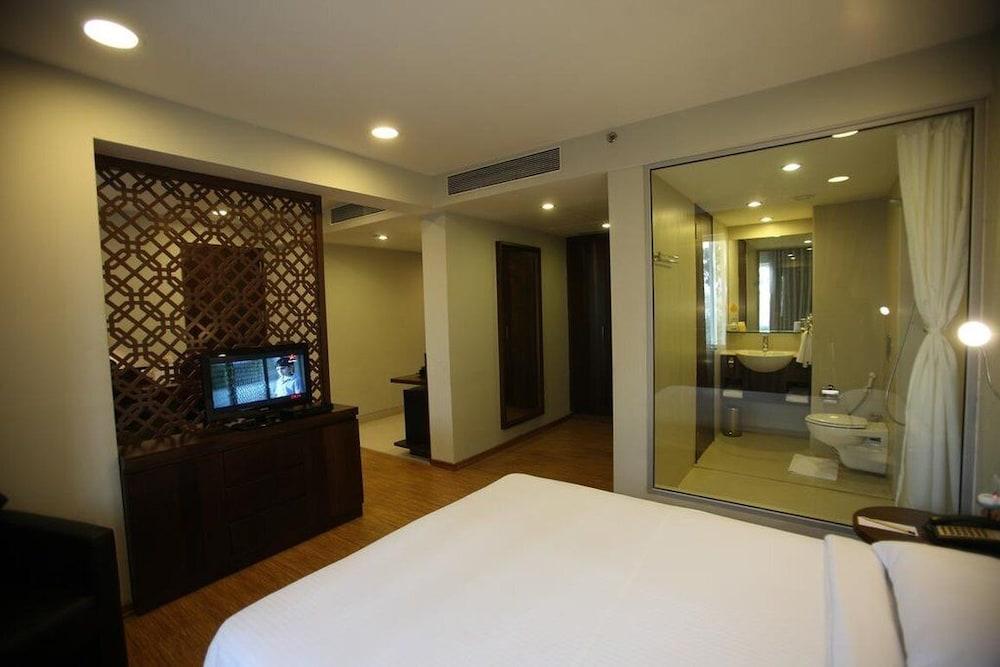 Keys Prima By Lemon Tree Hotels, Pimpri, Pune Bagian luar foto