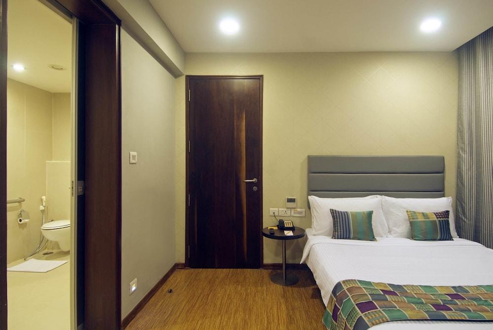 Keys Prima By Lemon Tree Hotels, Pimpri, Pune Bagian luar foto