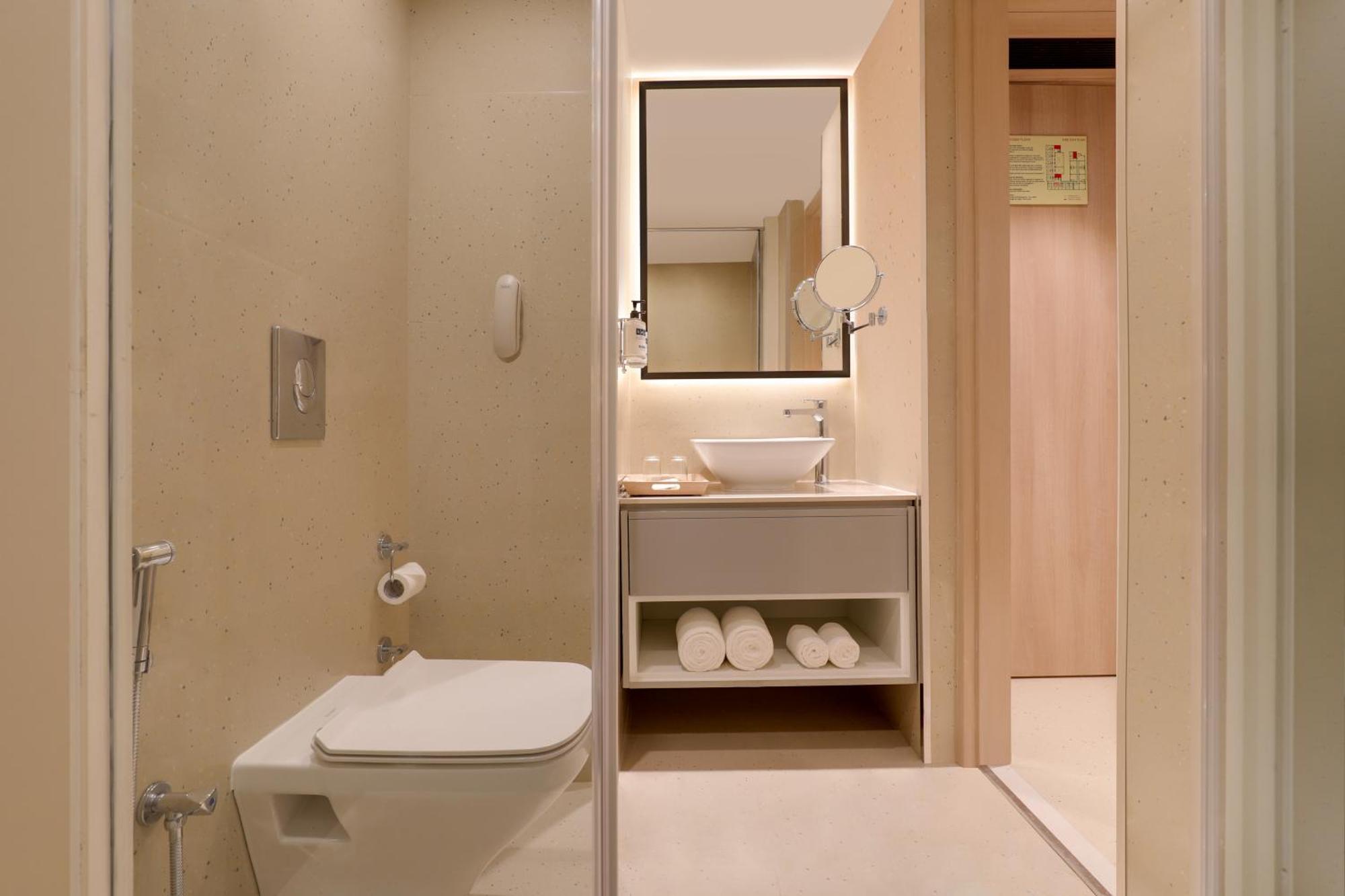 Keys Prima By Lemon Tree Hotels, Pimpri, Pune Bagian luar foto