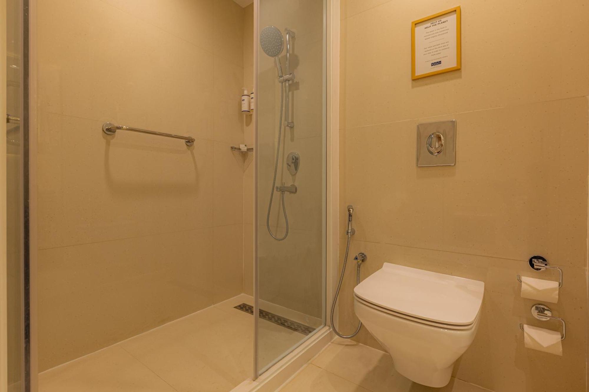 Keys Prima By Lemon Tree Hotels, Pimpri, Pune Bagian luar foto