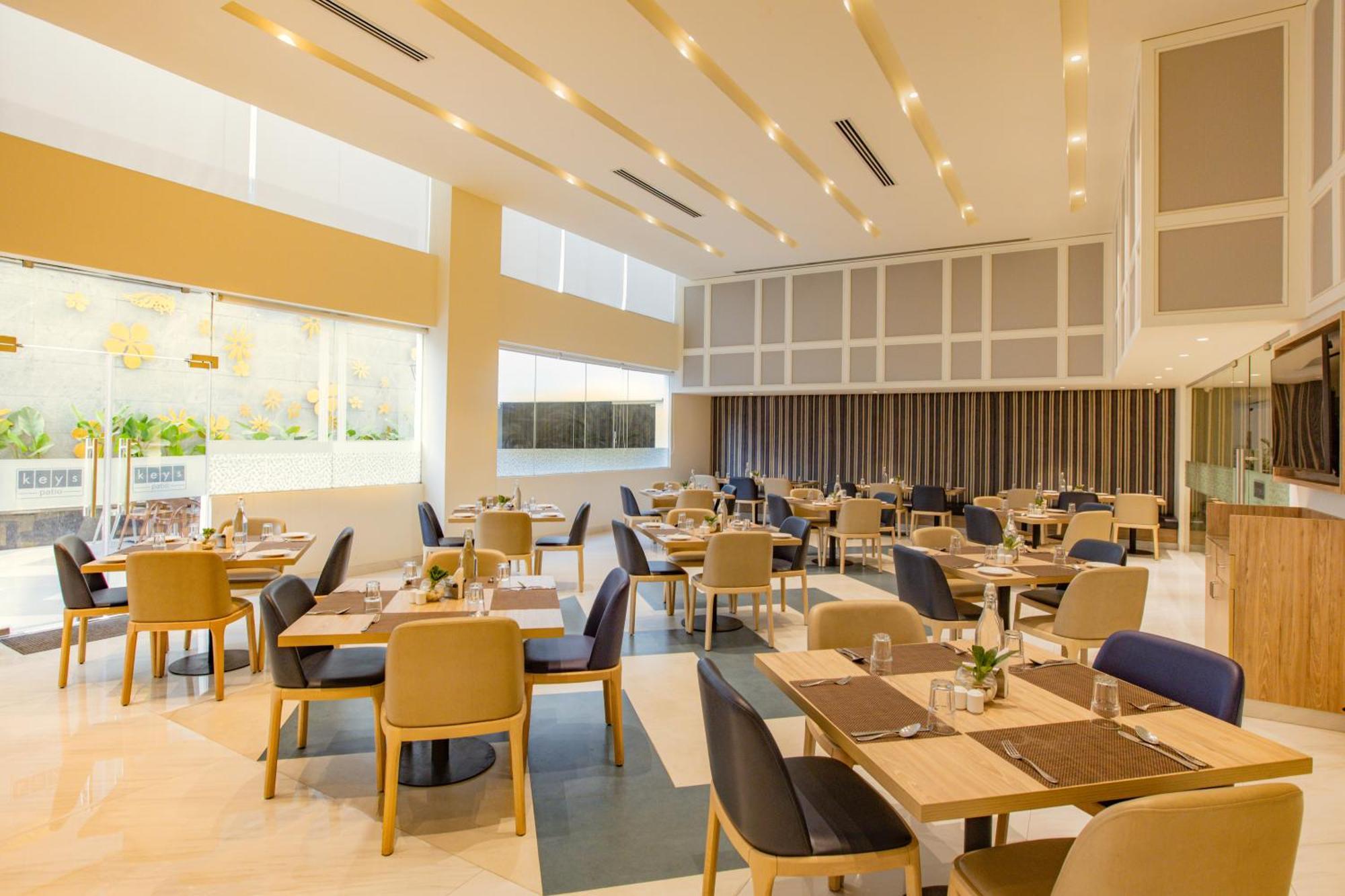 Keys Prima By Lemon Tree Hotels, Pimpri, Pune Bagian luar foto