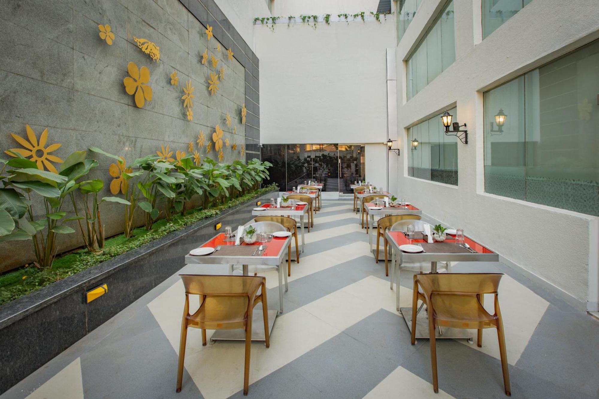 Keys Prima By Lemon Tree Hotels, Pimpri, Pune Bagian luar foto
