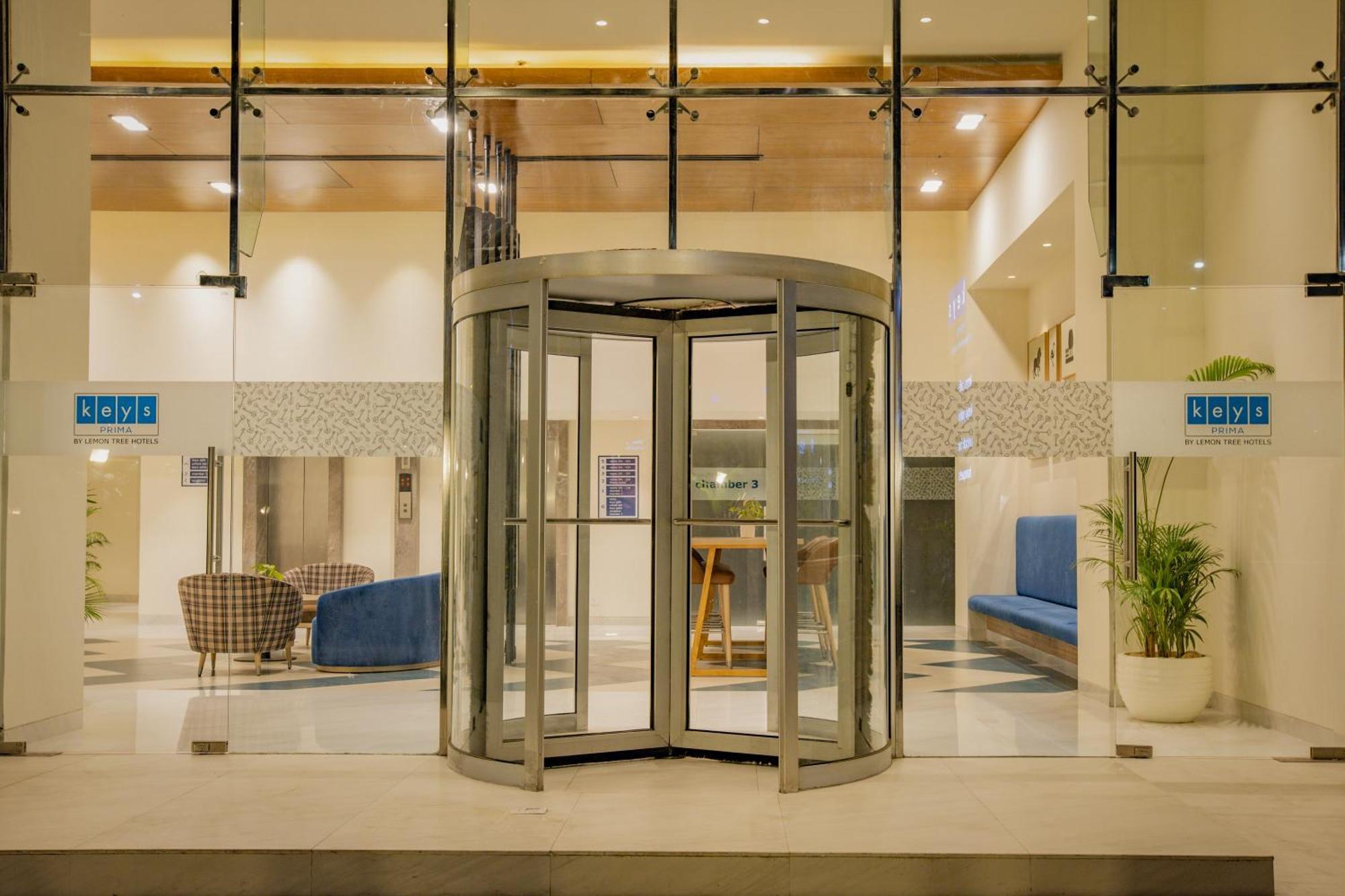 Keys Prima By Lemon Tree Hotels, Pimpri, Pune Bagian luar foto