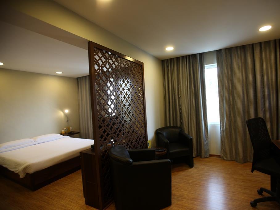 Keys Prima By Lemon Tree Hotels, Pimpri, Pune Bagian luar foto